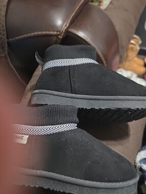 PAWZ Kids Black Slip-On Cozy Loafers